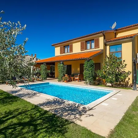 House Leticia By Istrialux Villa