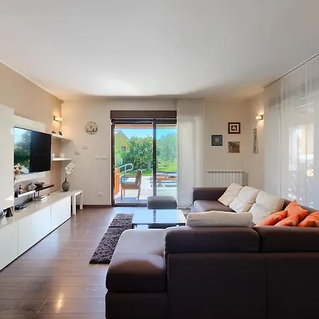 House Leticia By Istrialux Villa *